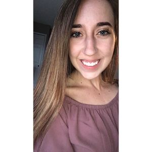 Meet your Posher, Emily